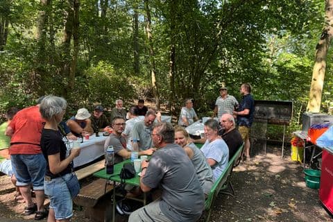 Gemütliches Beisammensein beim Sommerfest