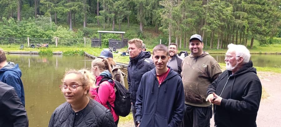 Stolze Gesichter beim Angeltag der Paul-Krämer-Schule